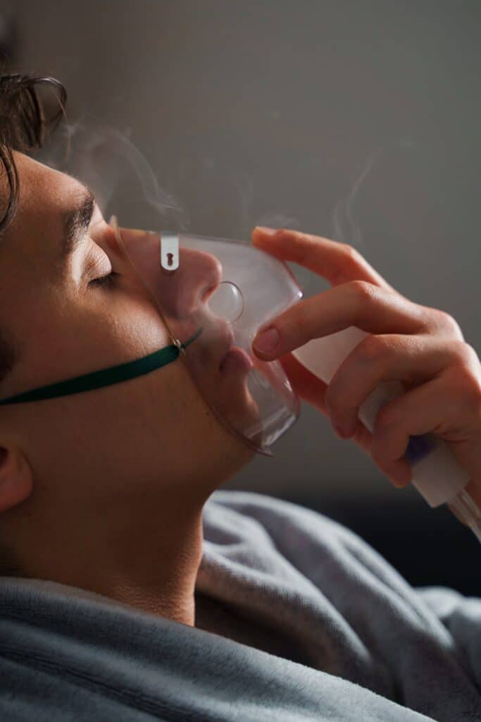Oxygen mask medical uses